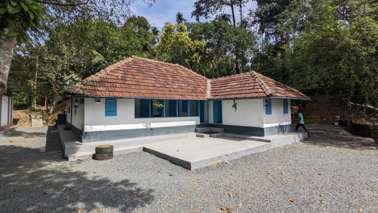 Crossroads Hostel 1957 Kalpatta Buitenkant foto